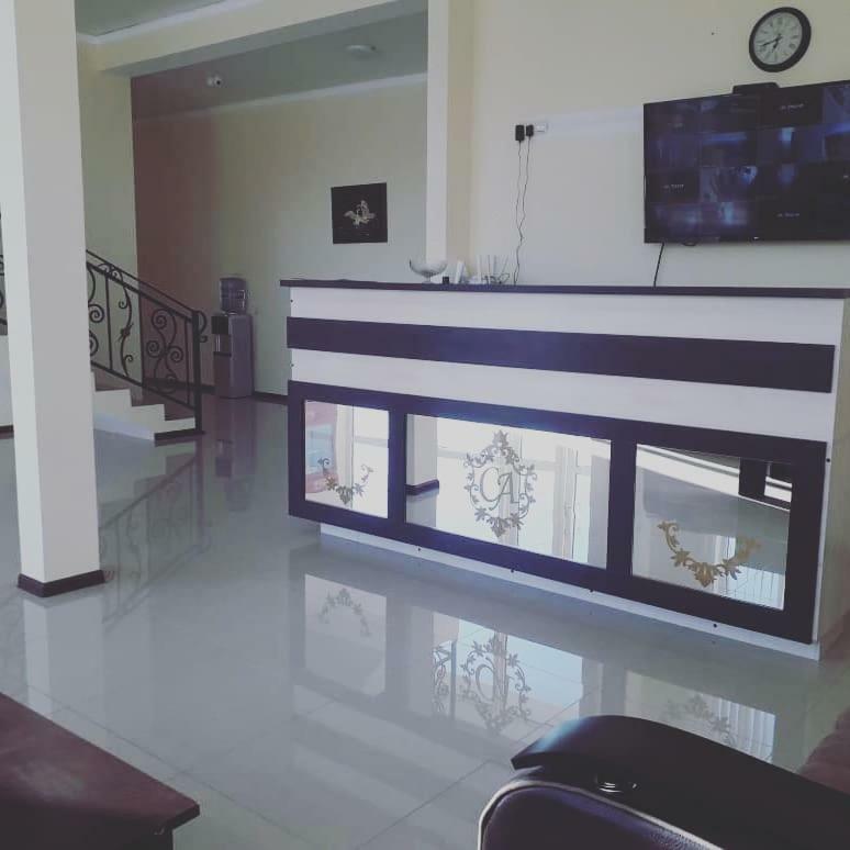 Sariya Hotel Kheivani Exterior photo